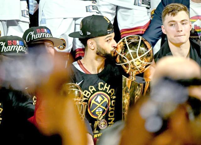 包含穆雷连续五场比赛得分超过刷新纪录，掘金不断突破！上演精彩一战的词条