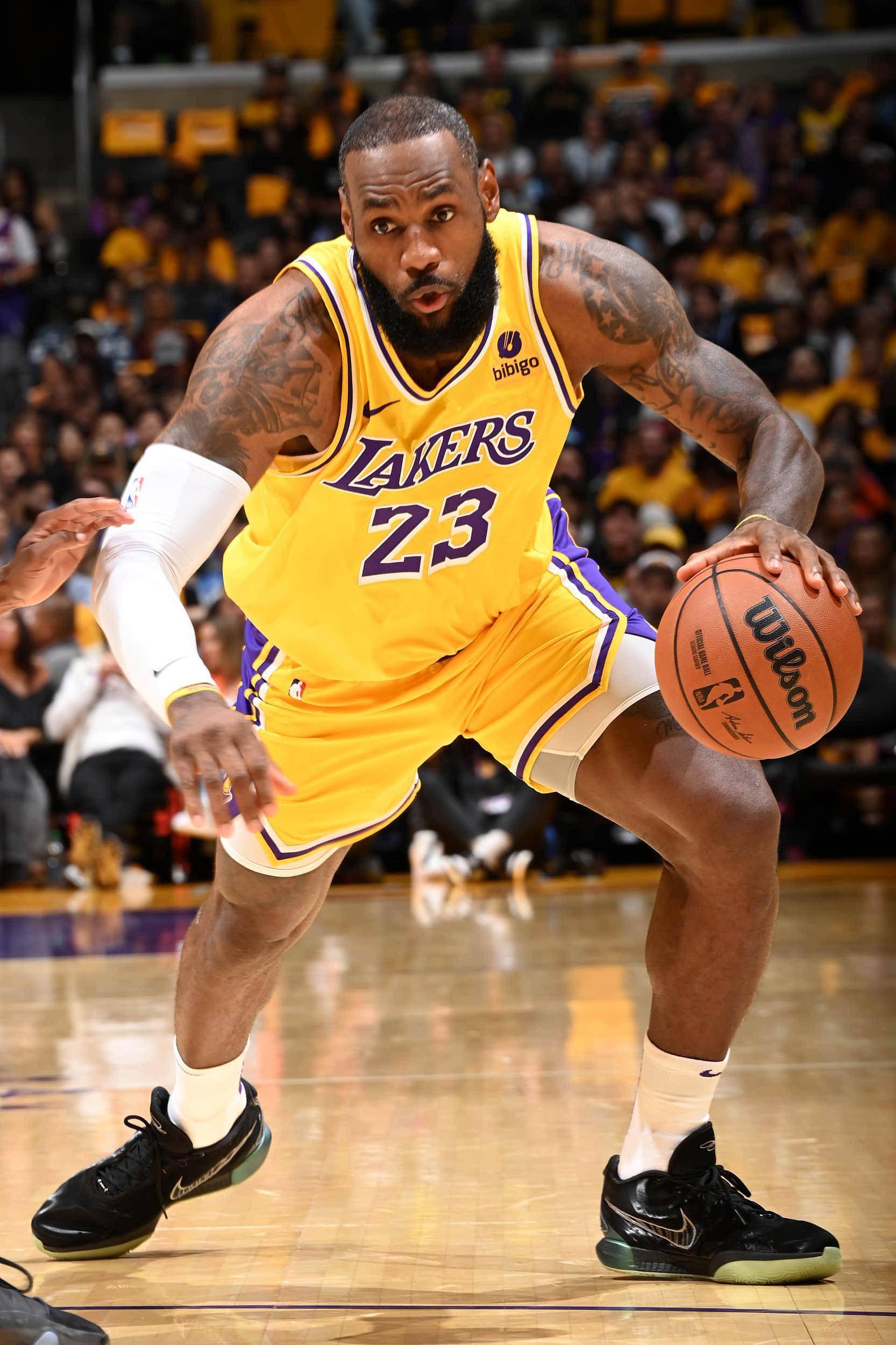 杜兰特连续七场比赛得分超过绝杀，湖人挑战极限！的简单介绍